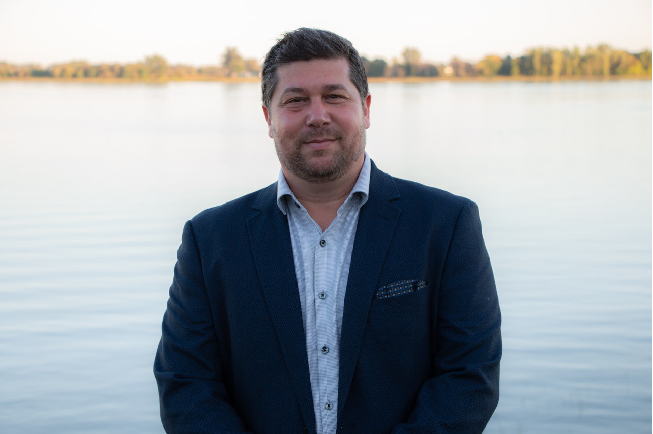 Steve Mador